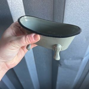 Mini tub soap dish